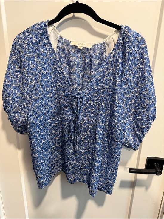 LOFT Tops - LOFT Blue Floral Tie-Front Puff Sleeve Blouse Worn Once Sz Large